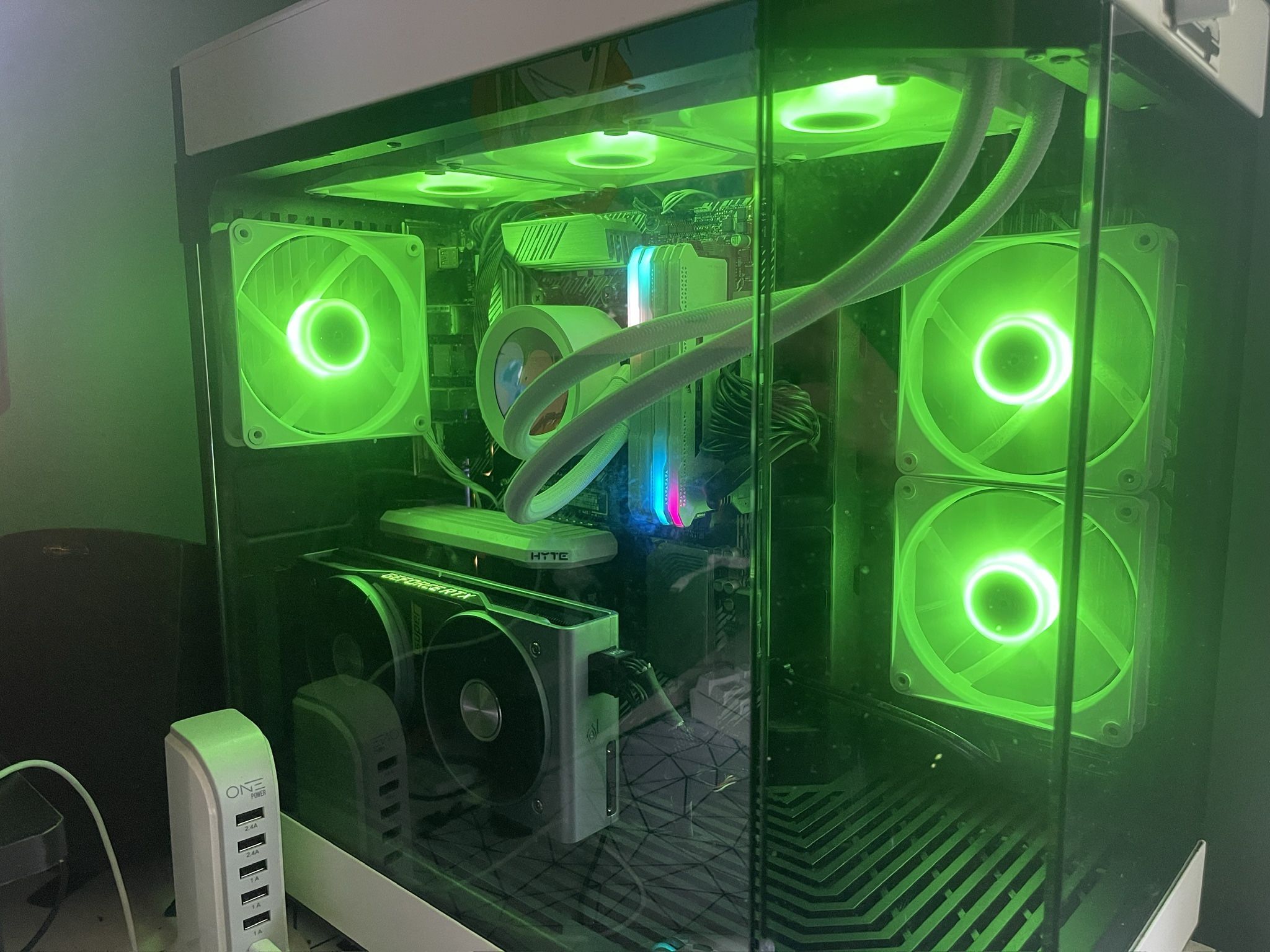 pc (white)