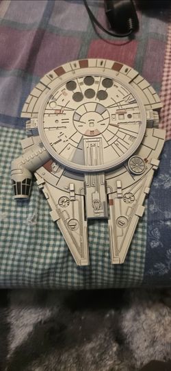 Millennium falcon charging pad