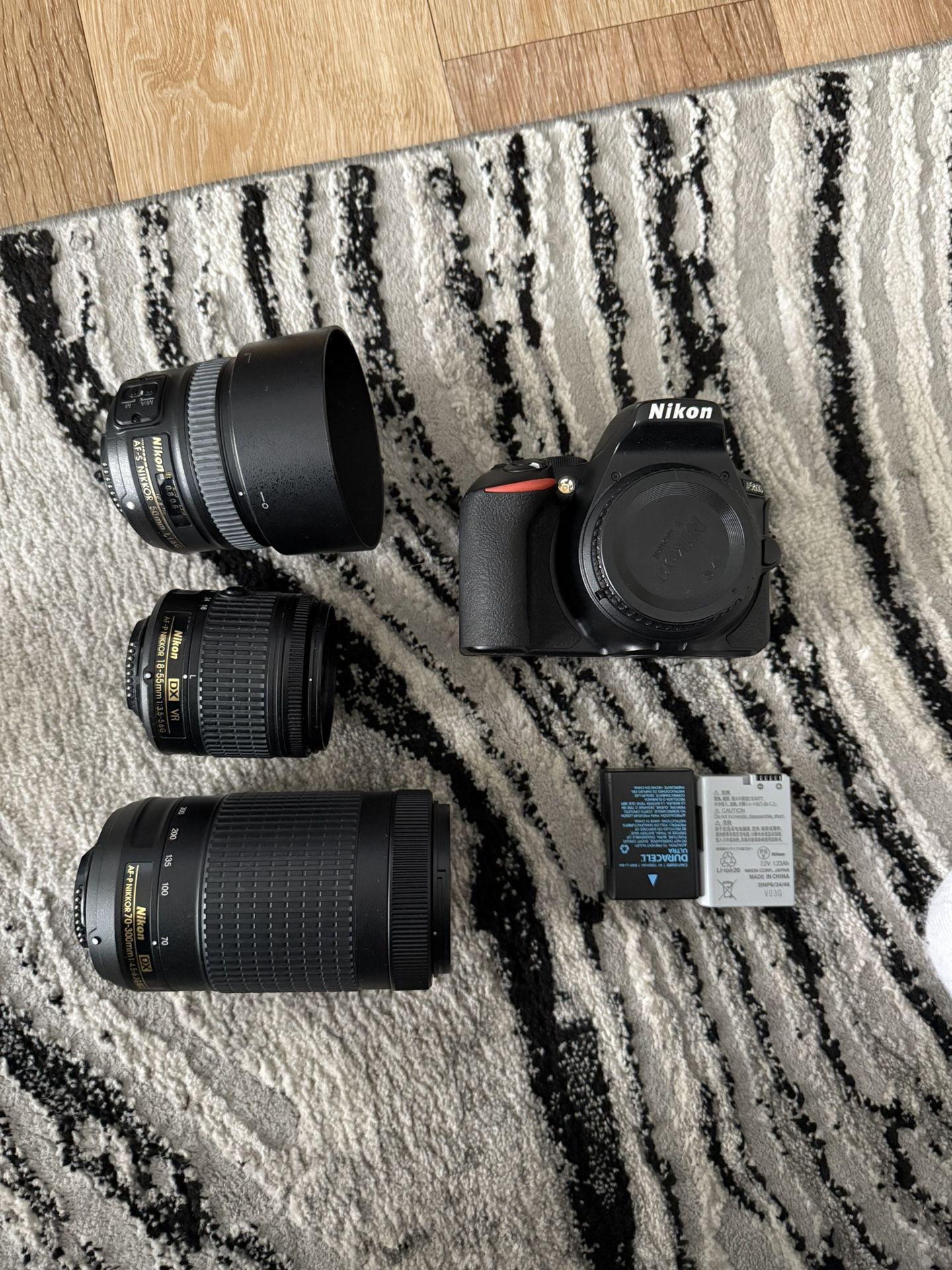 DSLR CAMERA