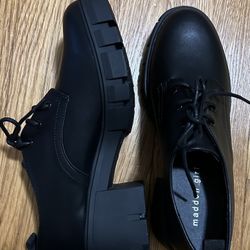 Steve Madden Lug Lace Shoe Size 9