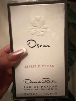 Oscar De La Renta Perfume