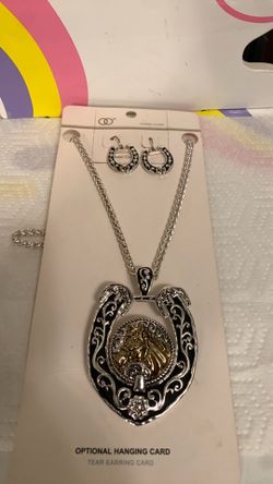 Western Style Horse head And Horseshoe Necklace And Earrings Set featuring an Ornate Silver and black filigree horseshoe earrings