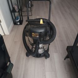 DeWalt Dry Wet Vac