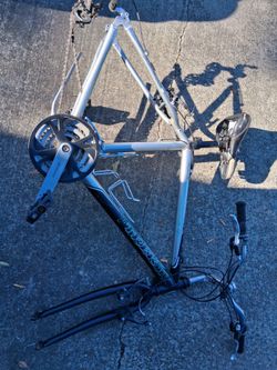 2008 Trek 7000 700cc Alpha 20 inch Aluminum frame, crank, and handle bars included2008 Trek 7000 700cc Alpha Aluminum Bike Frame handle bars 20 inch