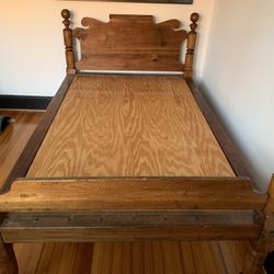 Vintage Cannonball Bed