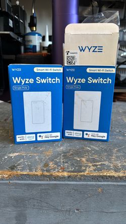 Wyze Smart WiFi light switches with 5 Wyze bulbs