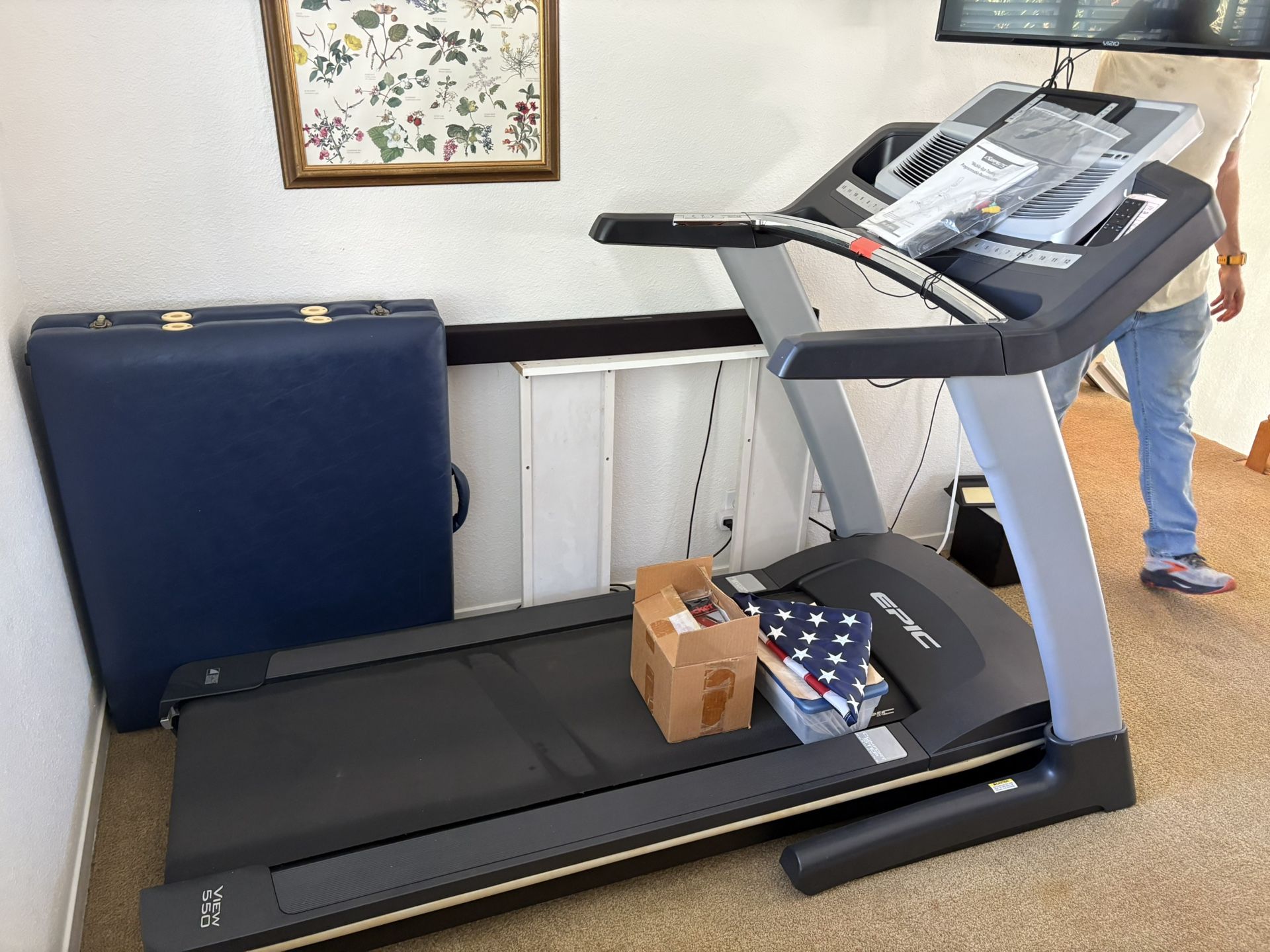 Treadmill, LIKE NEW