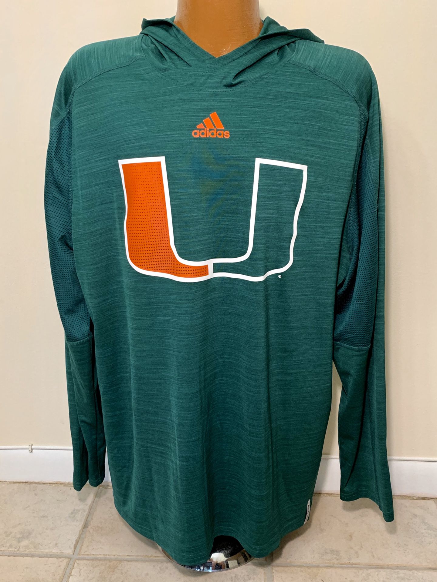 Adidas Miami Hurricanes Clima cool Hoodie. Very light. Size XXL. Great condition.