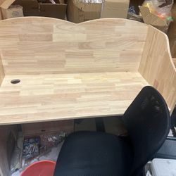 Desk 48x24x28in