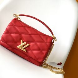 Ladies' classic handbag