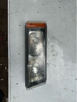 2003-2006 Chevy Silverado headlight