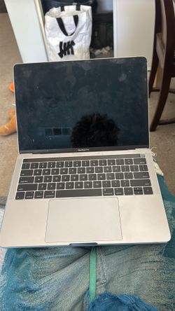 MacBook Pro Touch Bar 13" Space Gray 2018 | 2.3GHz Quad Core i5 8GB RAM / 256GB SSD - Used