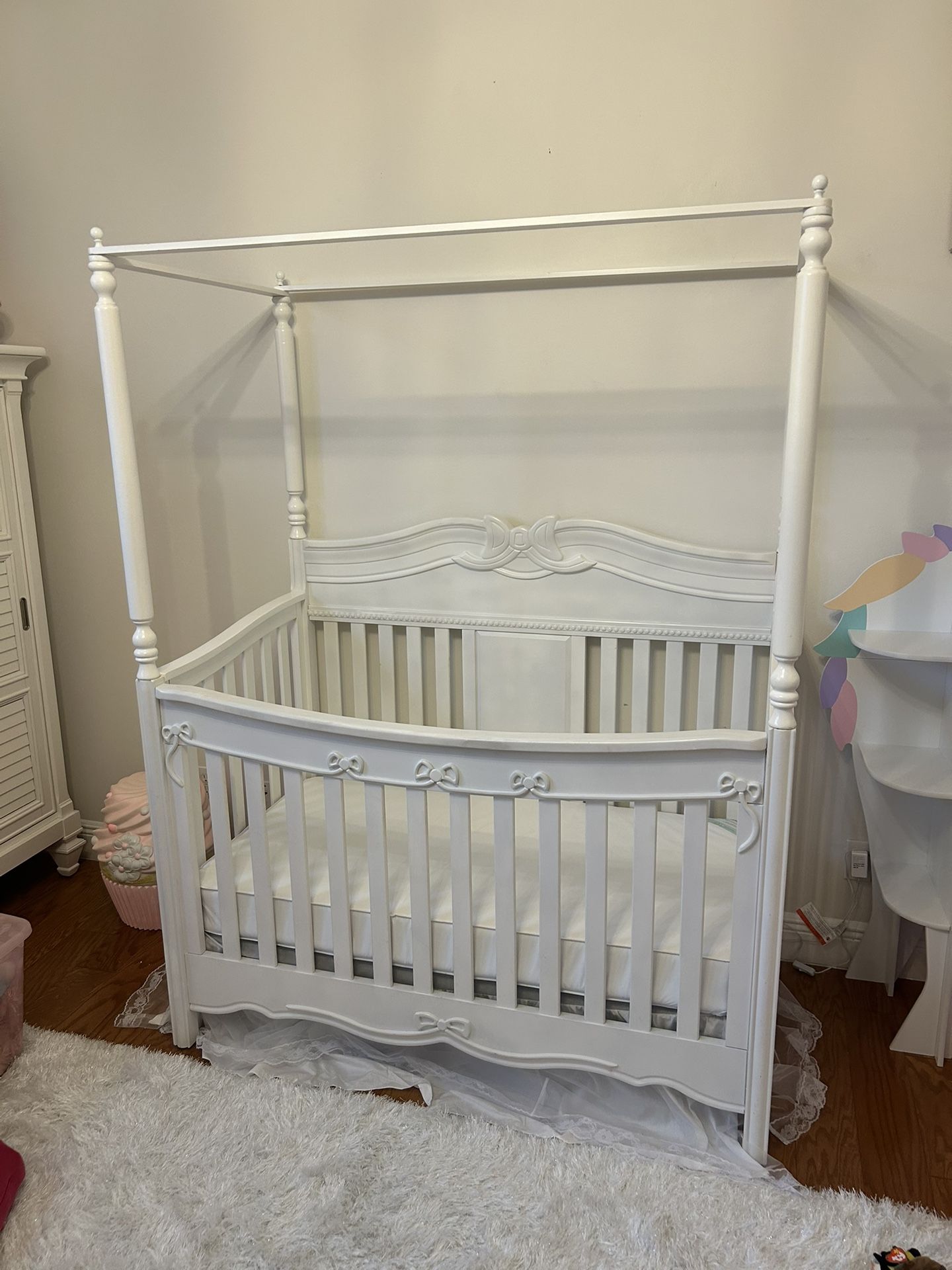 Baby crib