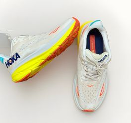 BRAND NEW HOKA CLIFTON 9 RUNNING SHOES SIZE 11