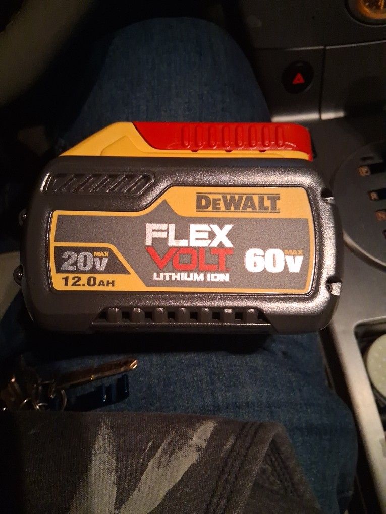 BRAND NEW BATERRY DEWALT 12.0 AH 60V FLEX VOLT