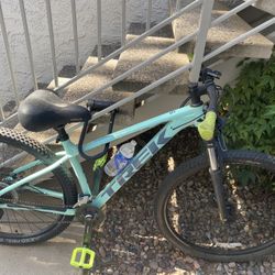 Trek Marlon 6 With Bike Accessories 