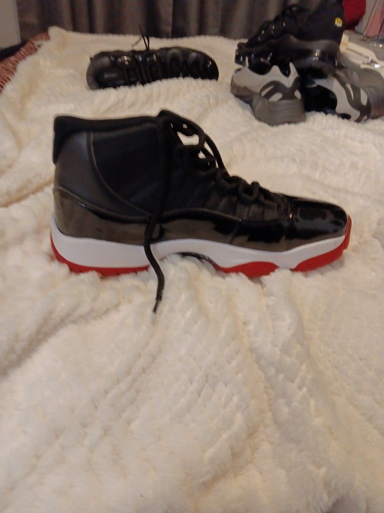 Jordan 11 Retro Playoffs Bred
