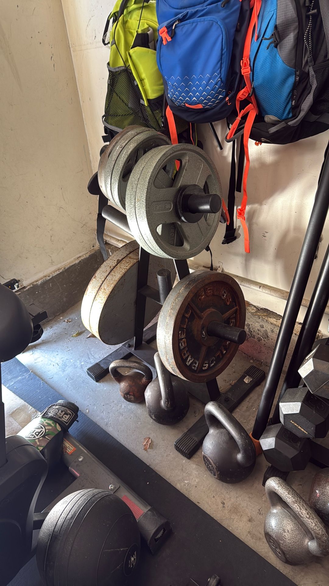 Rack And Freeweight Plate