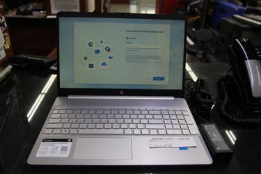HP Laptop 15-DY5113DX 15.6" Intel Core i3-1215U 128GB - Silver