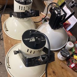 Lot 3 SMITH-VICTOR DELUXE STUDIO STAGE LIGHTS  2 MODEL PL12 1 Model A120