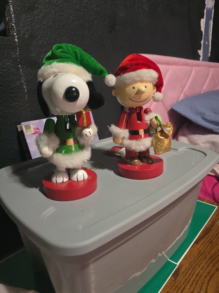 2016 Peanuts Santa Nutcracker Red Charlie Brown Walgreens Exclusive Item 953479