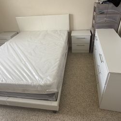 Bedroom Set - Juego De Cuarto 