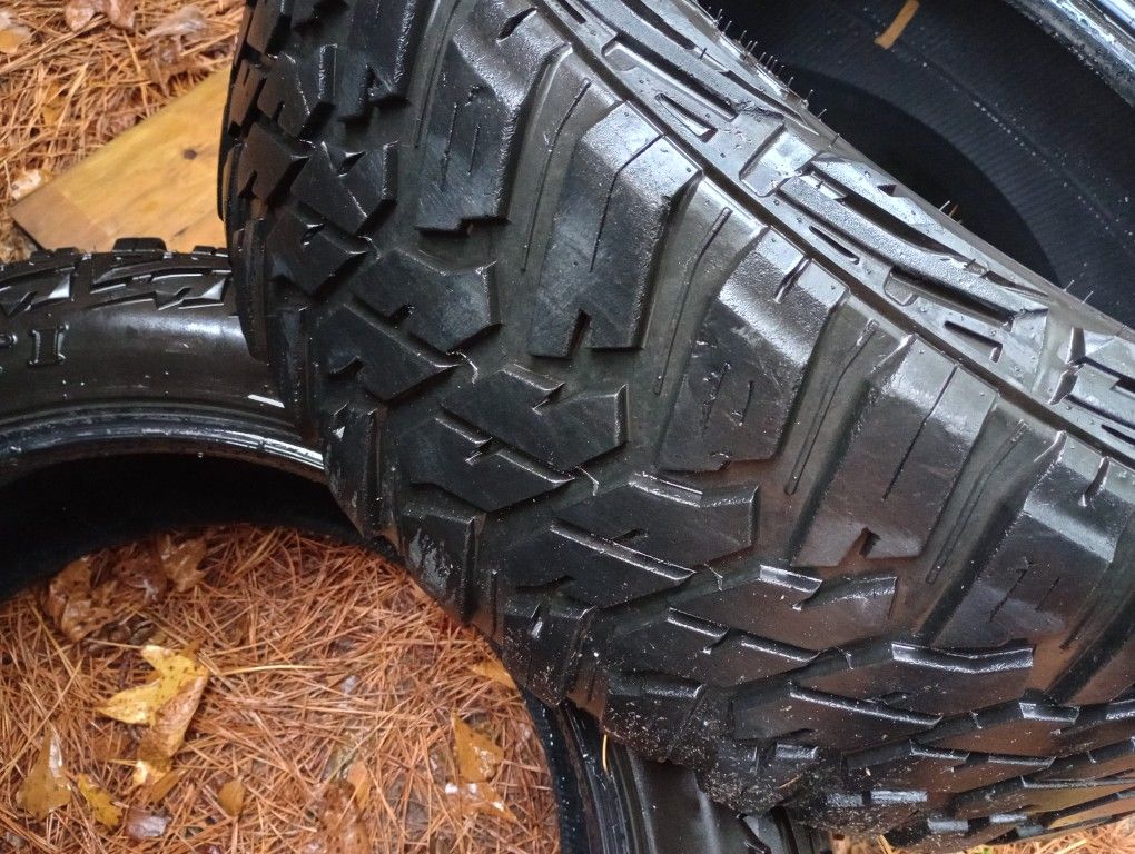Tires 35x12.50r22 4of Them