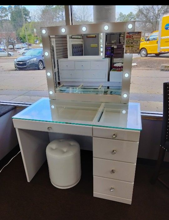 BRAND NEW BEAUTIFUL LED VANITY! AVAILABLE IN 2 SIZES