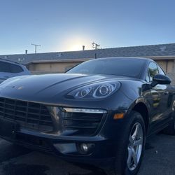 2017 Porsche Macan 