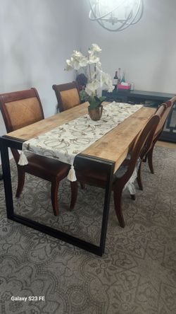 Dinning table and 4 chairs
