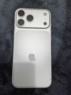 17 pro max silver 256 gb