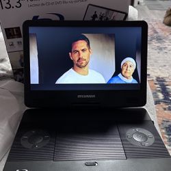 Sylvania - 13.3” Portable Blu-ray Player with Swivel Screen - Black