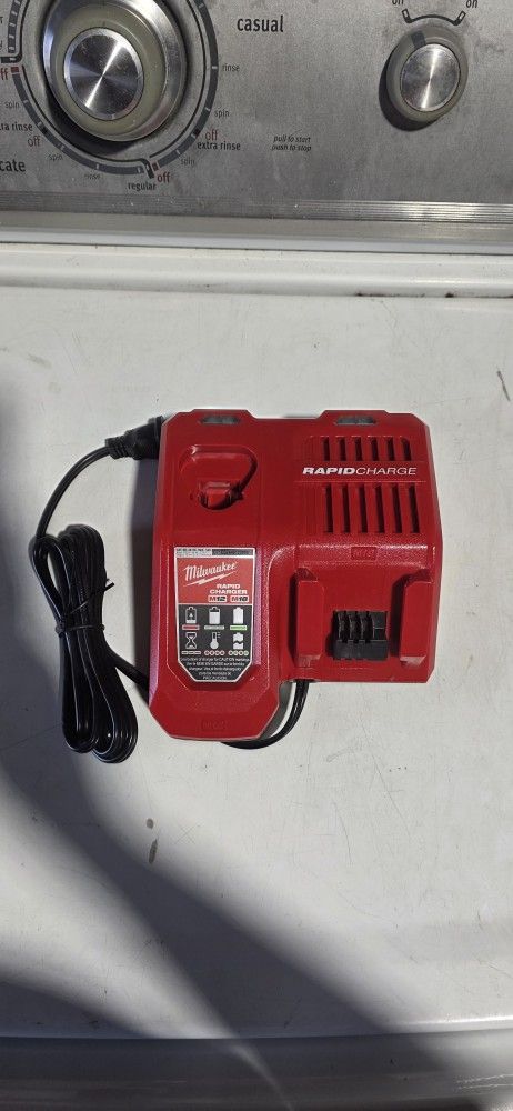 Milwaukee Rapid Charger New