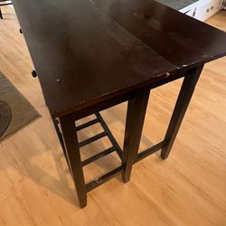 Nice Brown Table W Stools