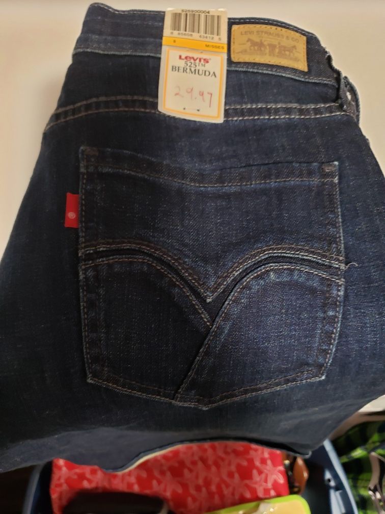 Levi's Bermuda shorts sz 8