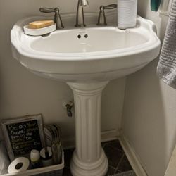 Pedal Sink / Bathroom Sink