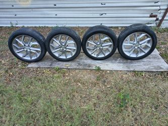 Nissan SENTRA SR O.E.M factory rims set 17" W/ TIRES.. GOOD