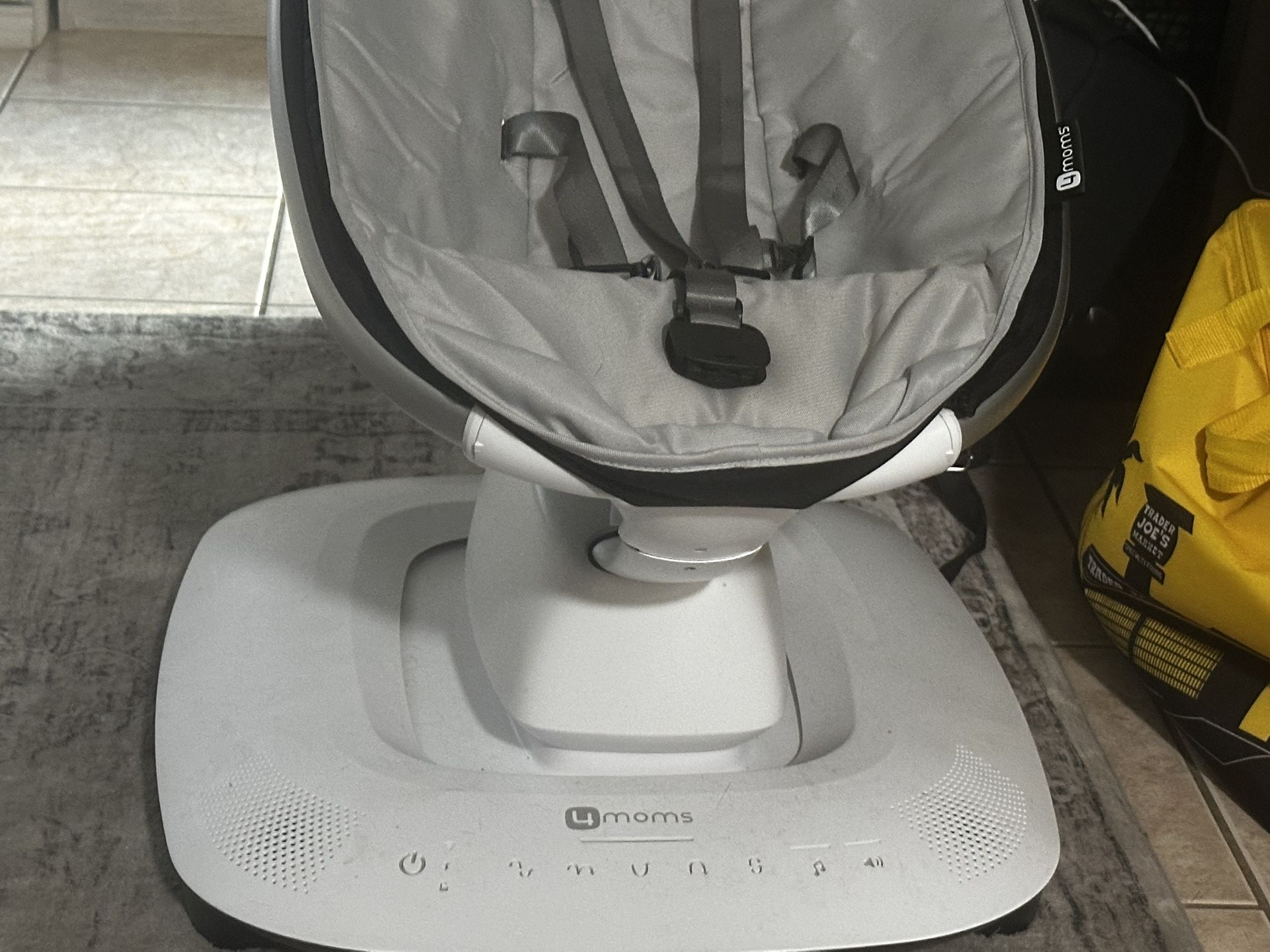 MamaRoo, Bluetooth enabled