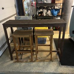 Bar Stools And High Top Table 