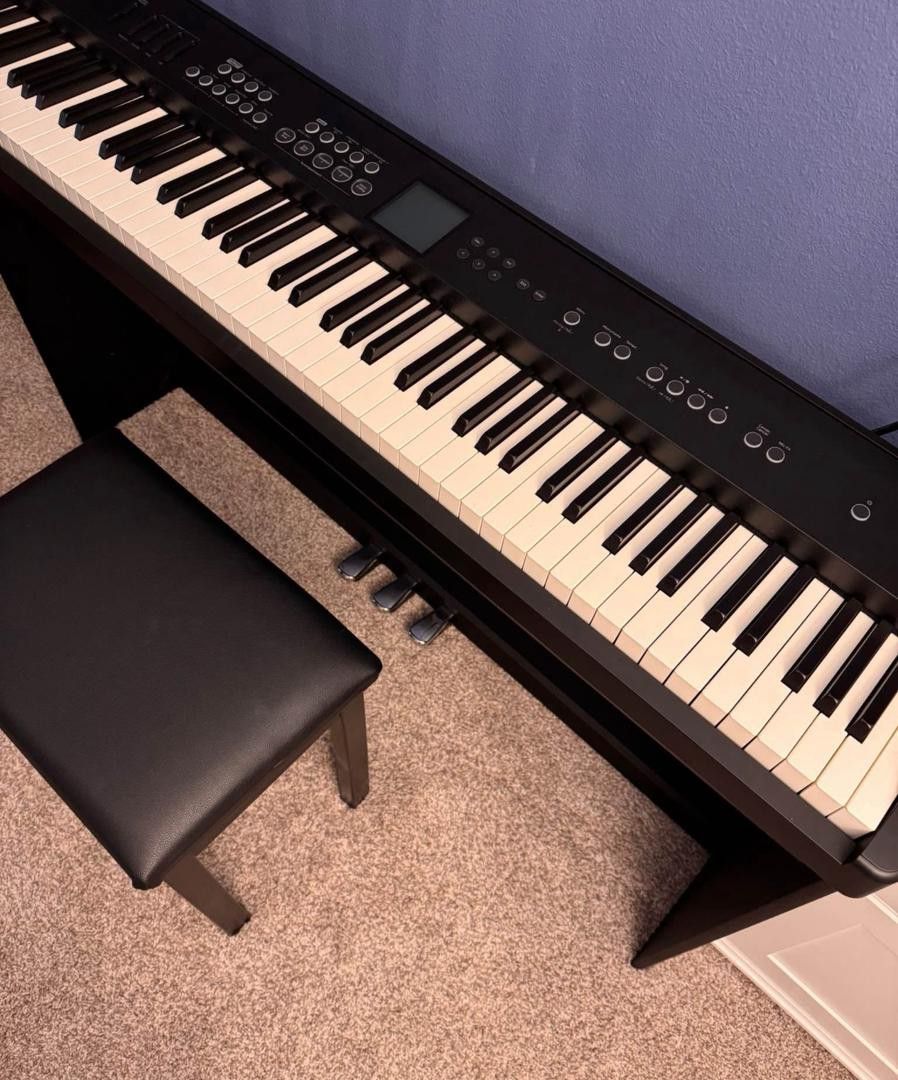 Roland-FP-E50-with-bench-and-stand-Digital-Piano