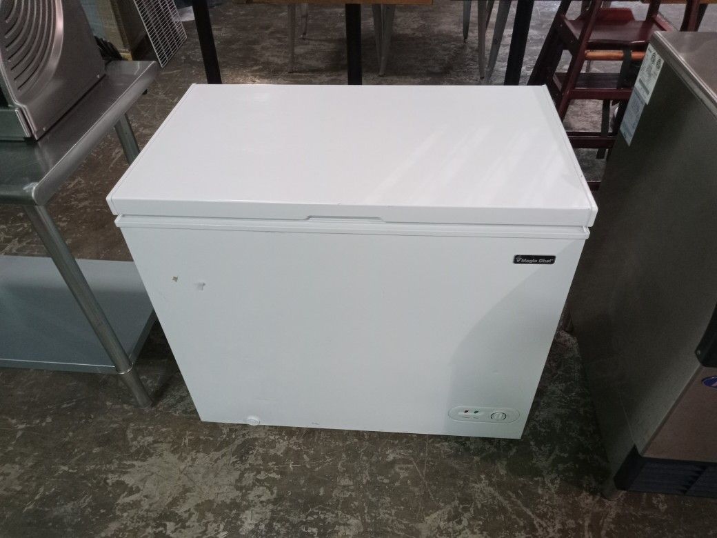 Magic Chef - 37" Chest Freezer