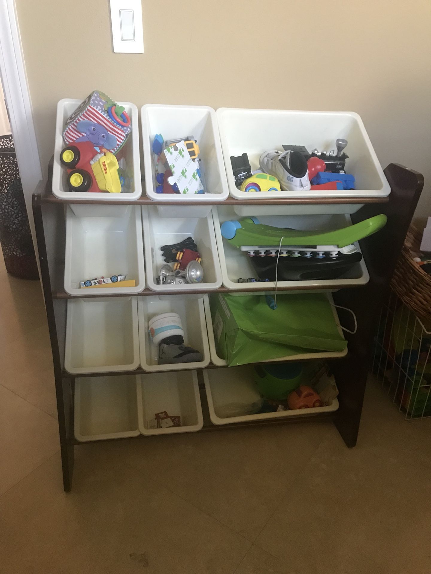 Toy organizer