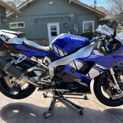 2001 Yamaha R1 LIMITED CHAMPION