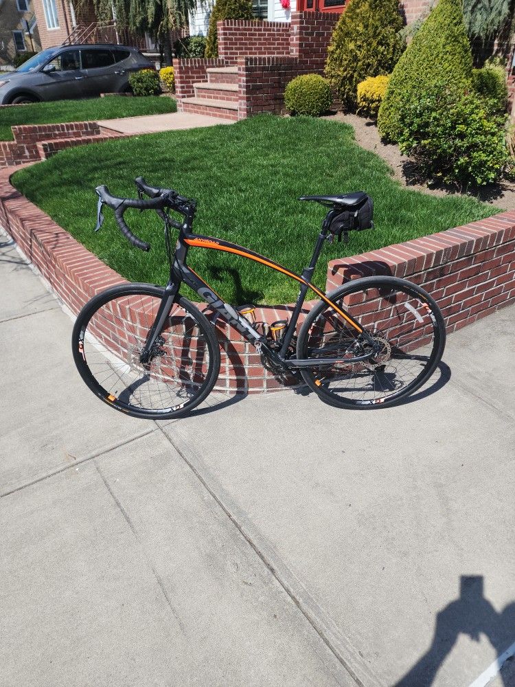 Giant Anyroad 2 Gravel Bike Size Xl