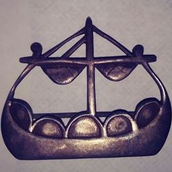 Vintage Silver/Pewter sailboat( Viking ship) broach pin
