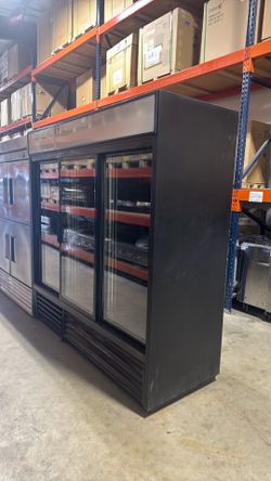 Commercial refrigerator