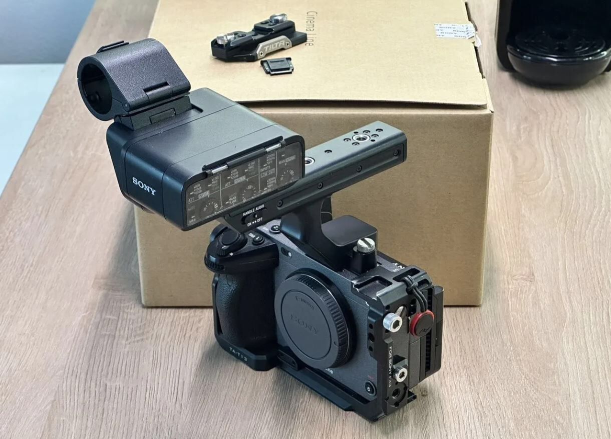 Sony FX3 Full-Frame + XLR