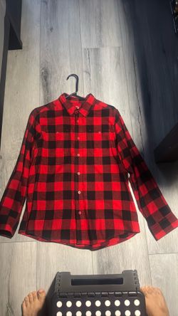 long-sleeve red and black buffalo plaid button-up shirt