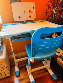 Kids' Height Adjustable Desk and Chair