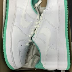 Men’s Nike Air Force Ones 
